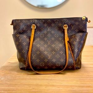 Louis Vuitton Monogram MM Tote